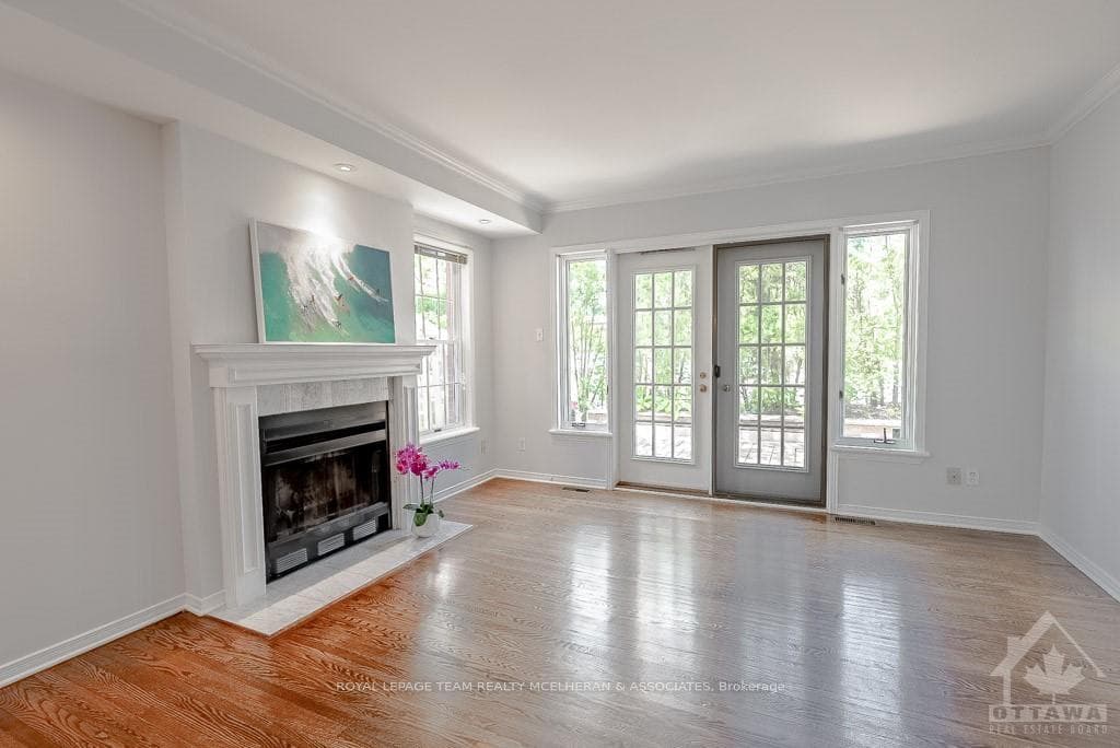 43 RIDEAU Terrace photo 11