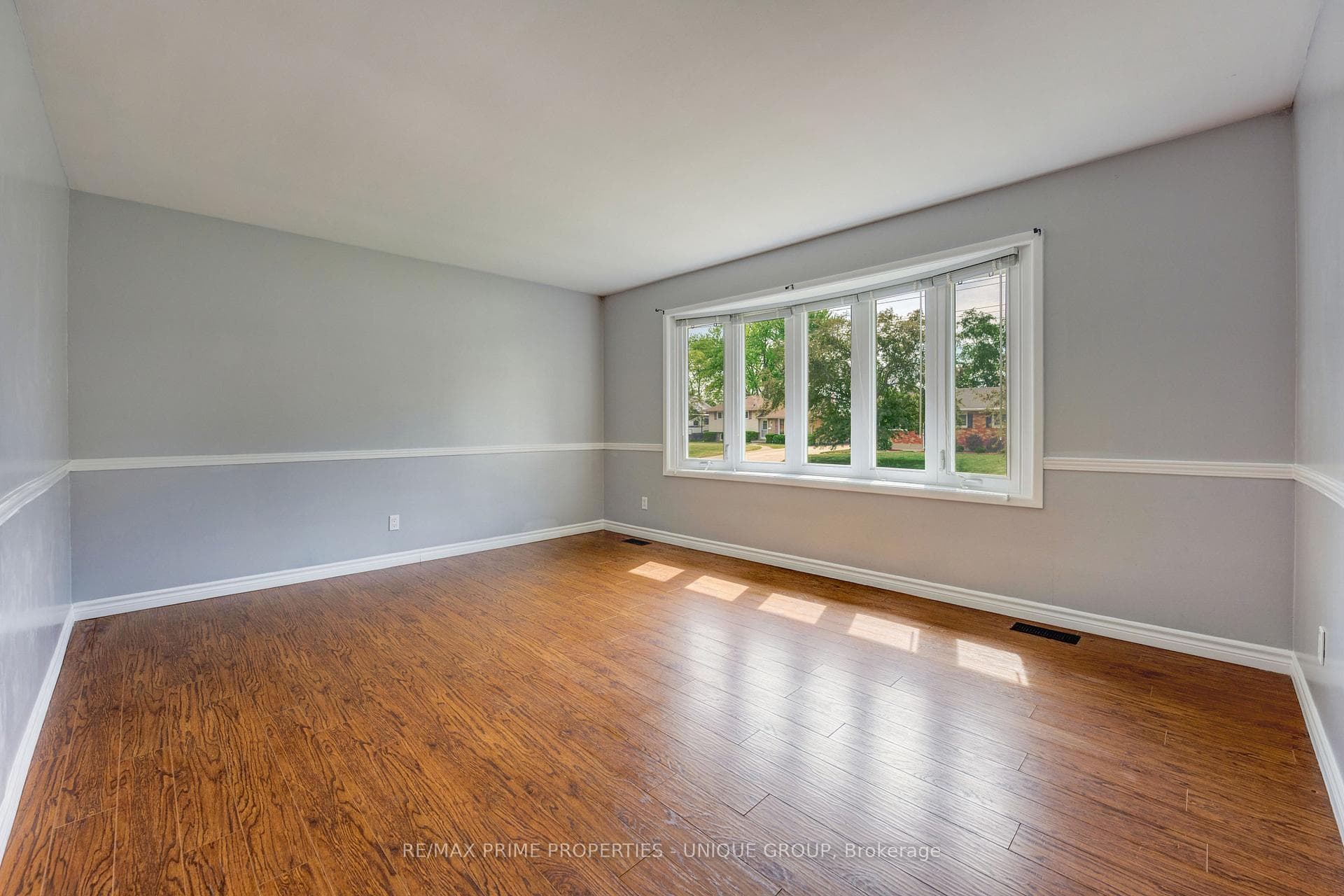 890 Hollands Avenue photo 10