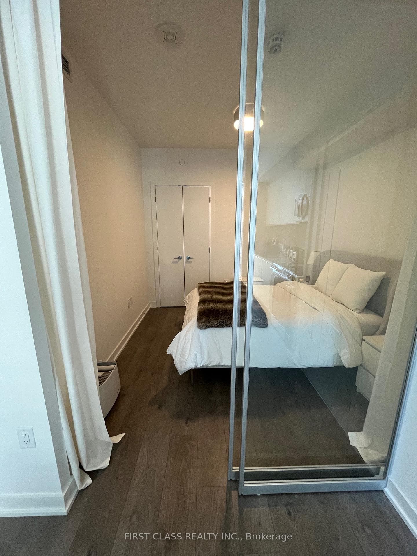 357 King Street Unit 2506 photo 7