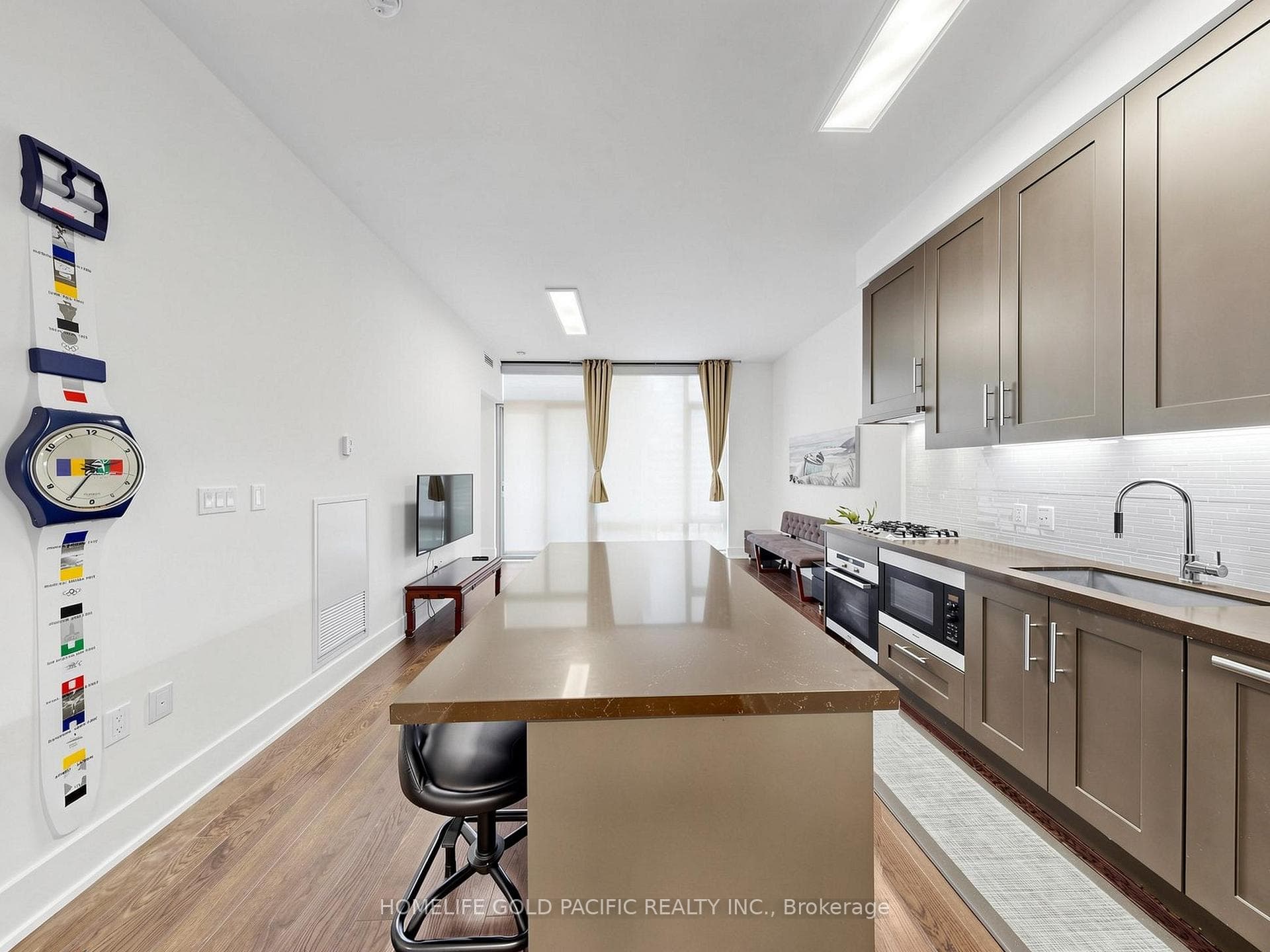 39 Queens Quay Unit 732 photo 11