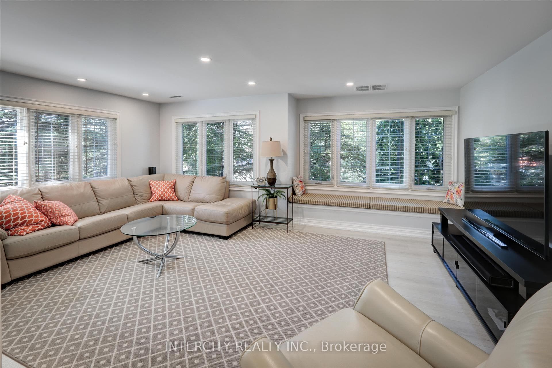 321 Vaughan Mills Road photo 20
