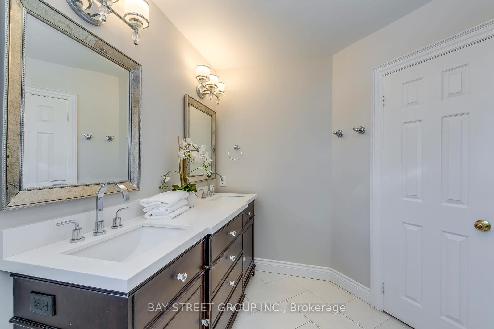 1128 Lansdown Drive photo 29