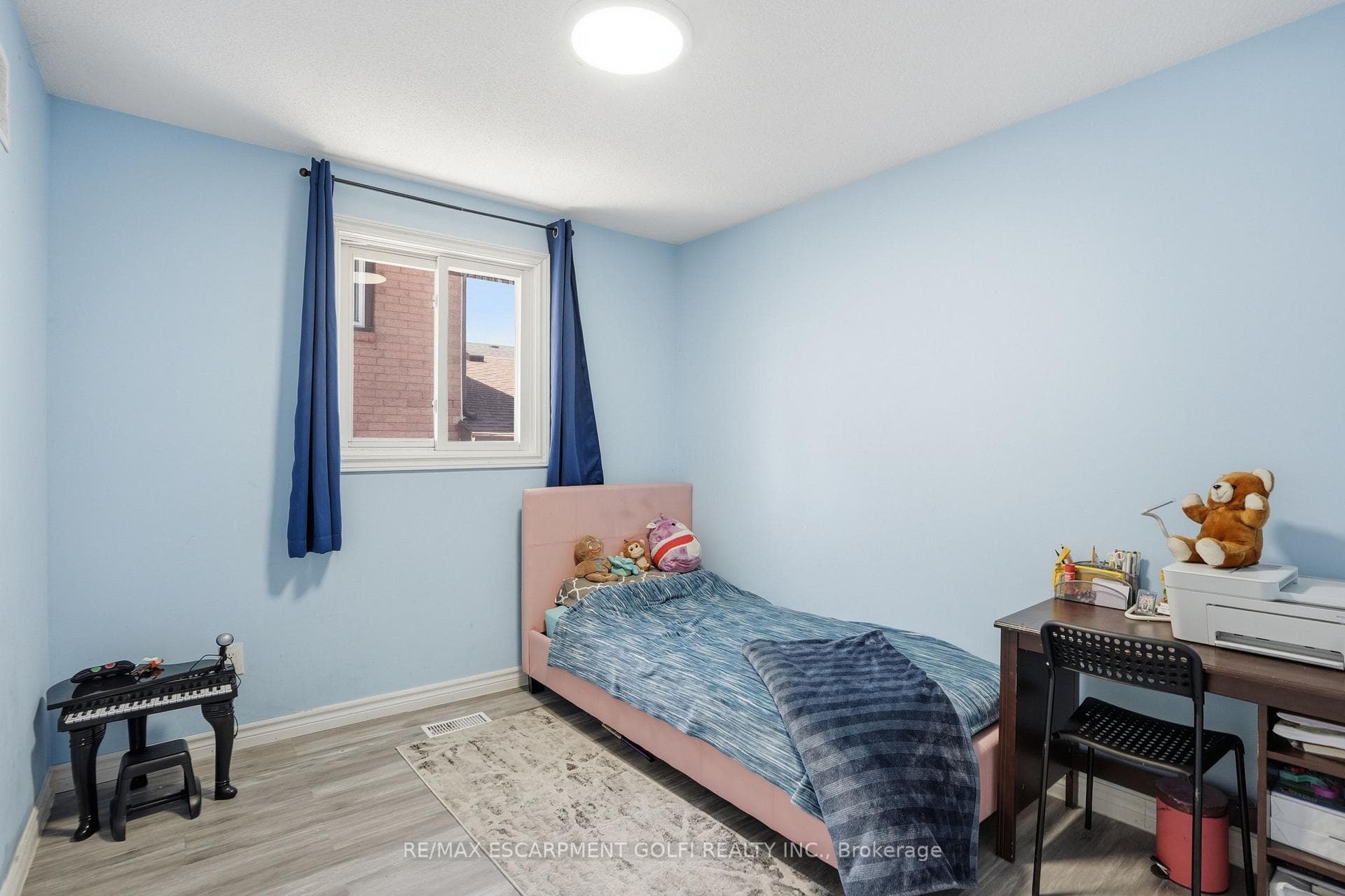 391 East 24th Street photo 22