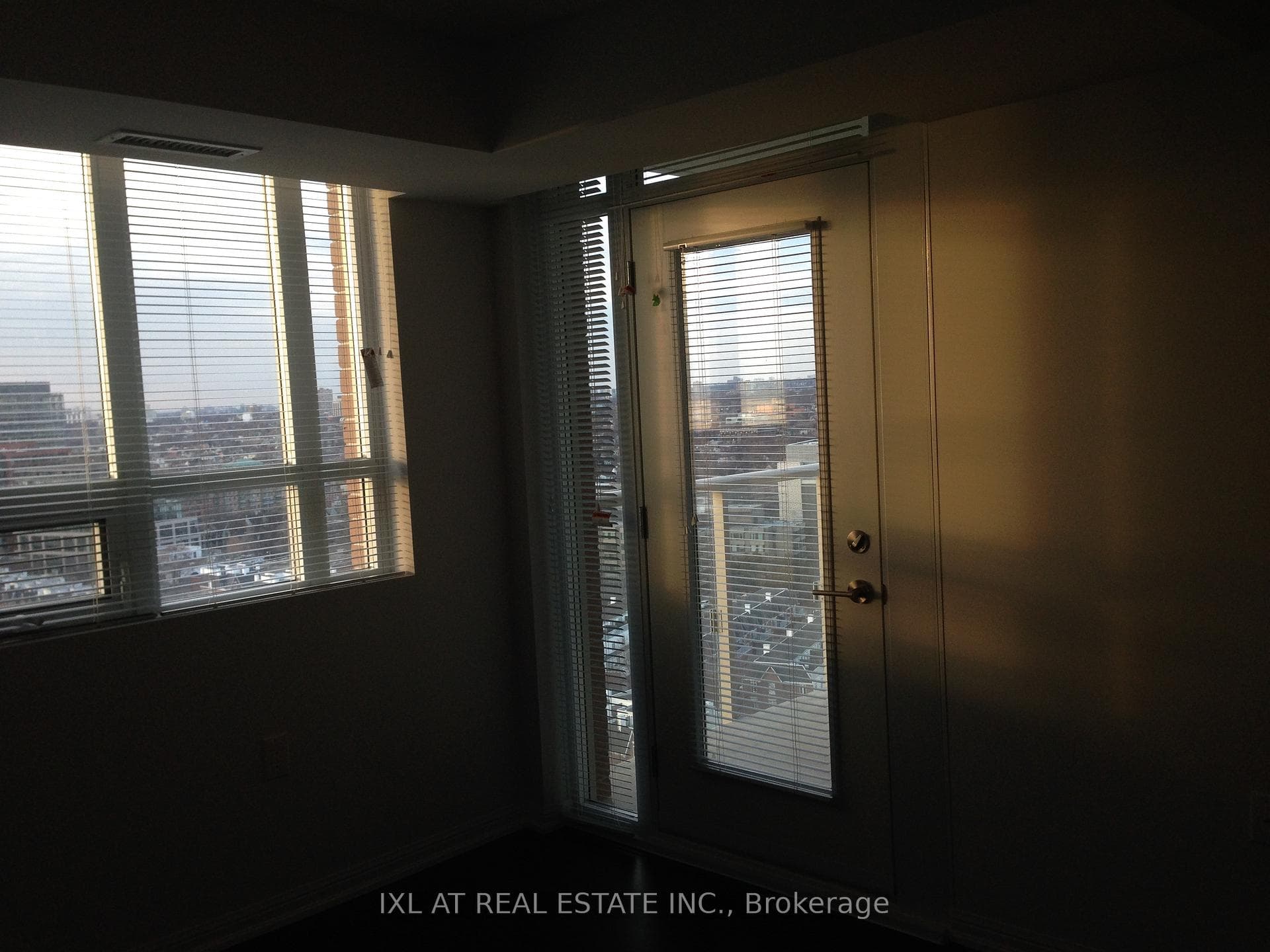 125 Western Battery Road Unit 2015 photo 5