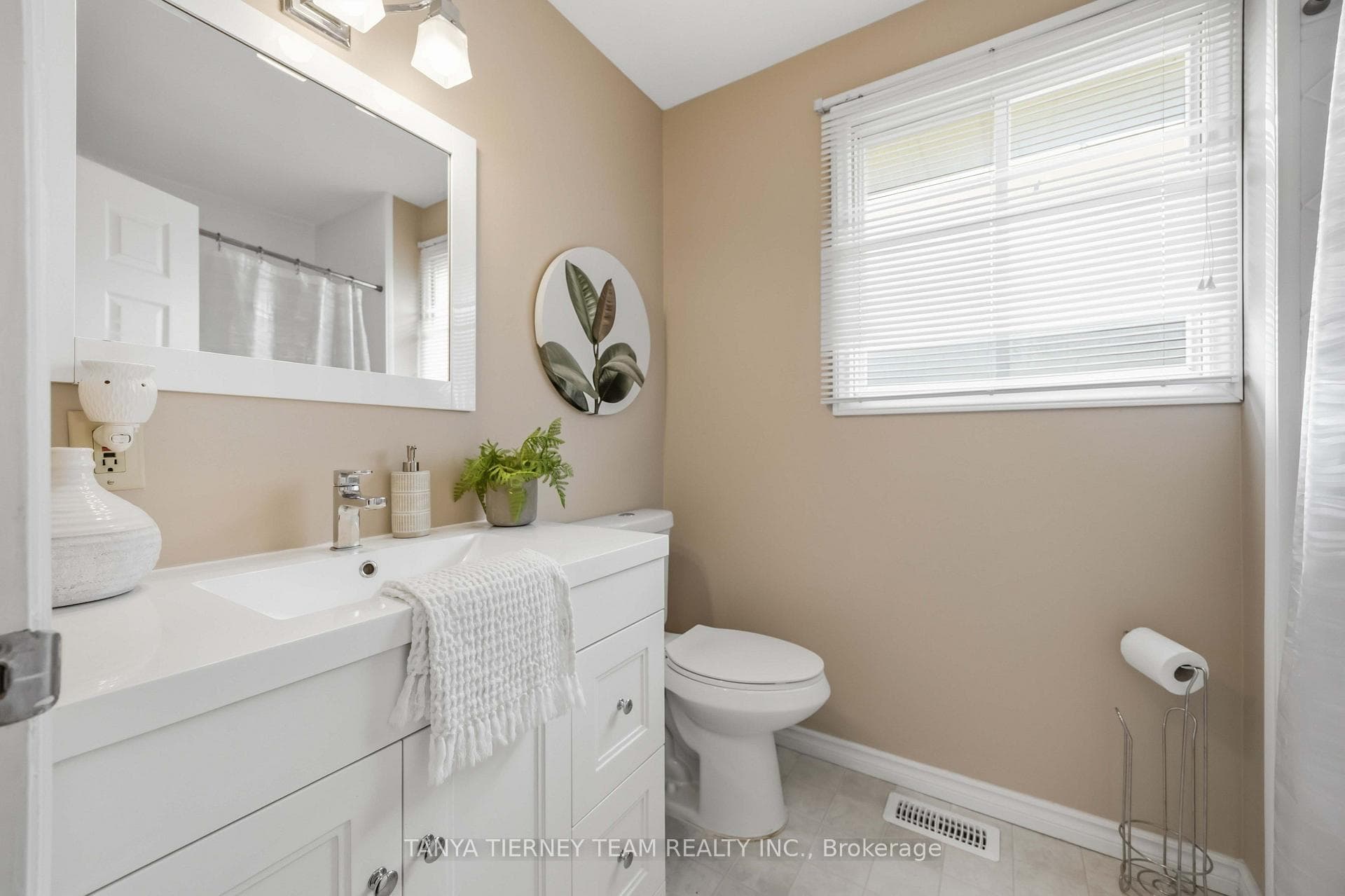 455 Crystal Drive photo 29
