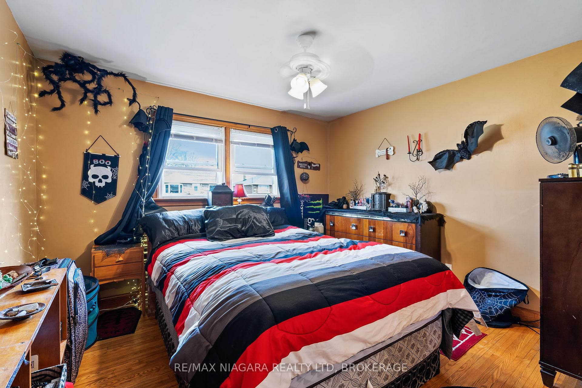 477 Bell Street photo 9