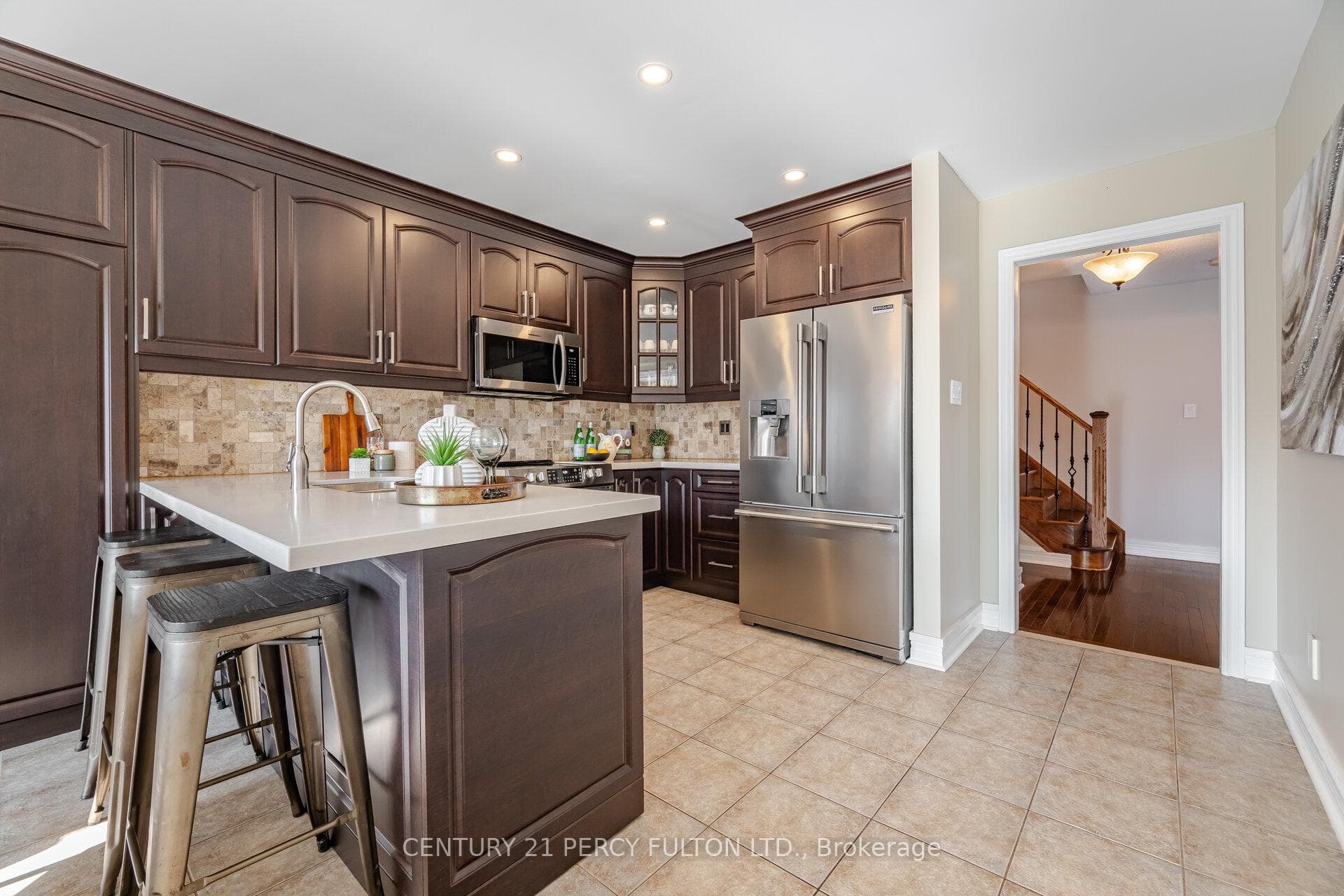 50 Cottage Crescent photo 6