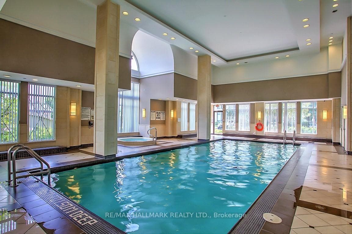 350 Red Maple Road Unit 604 photo 7