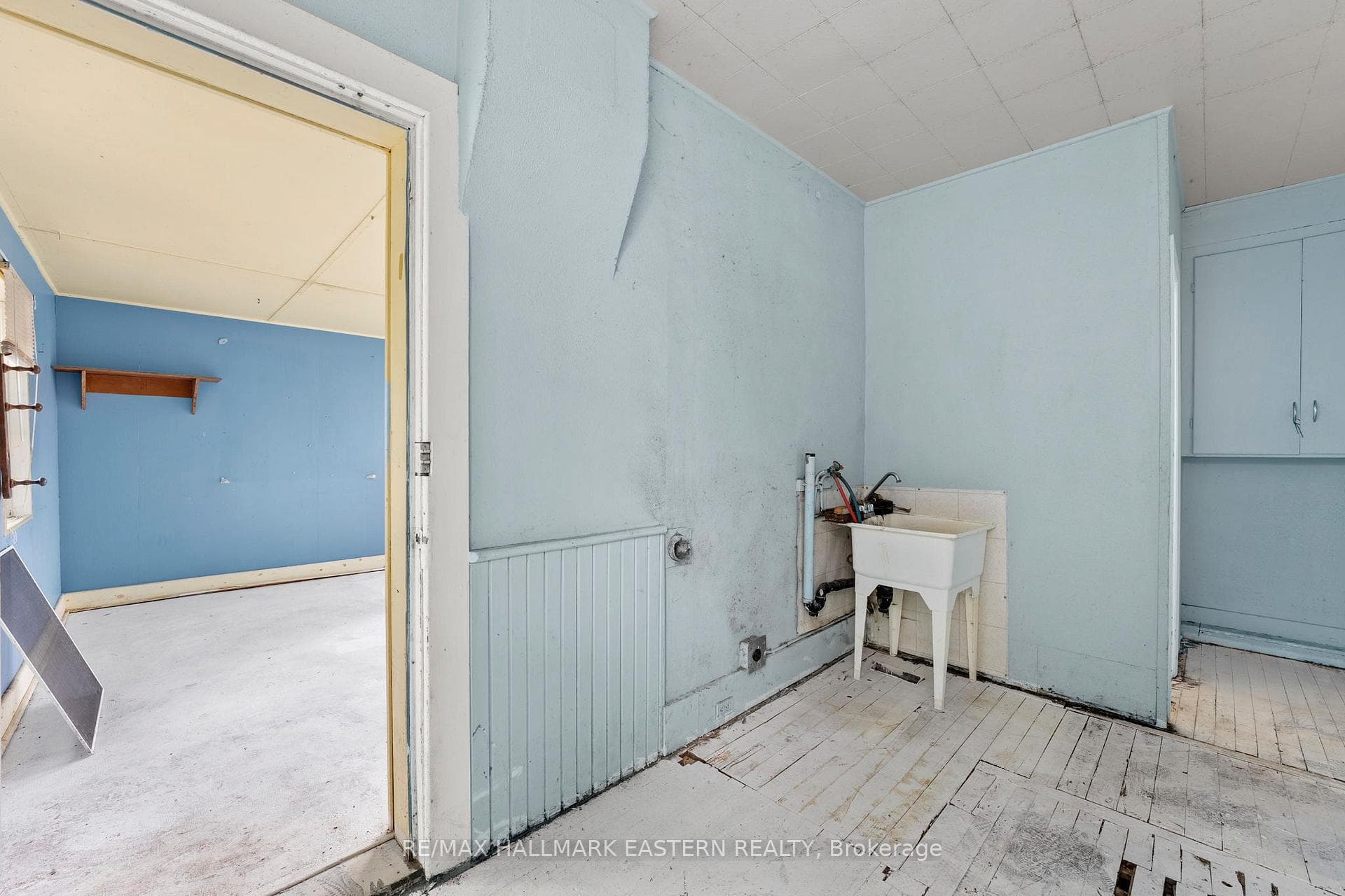 825 Charles Street photo 4