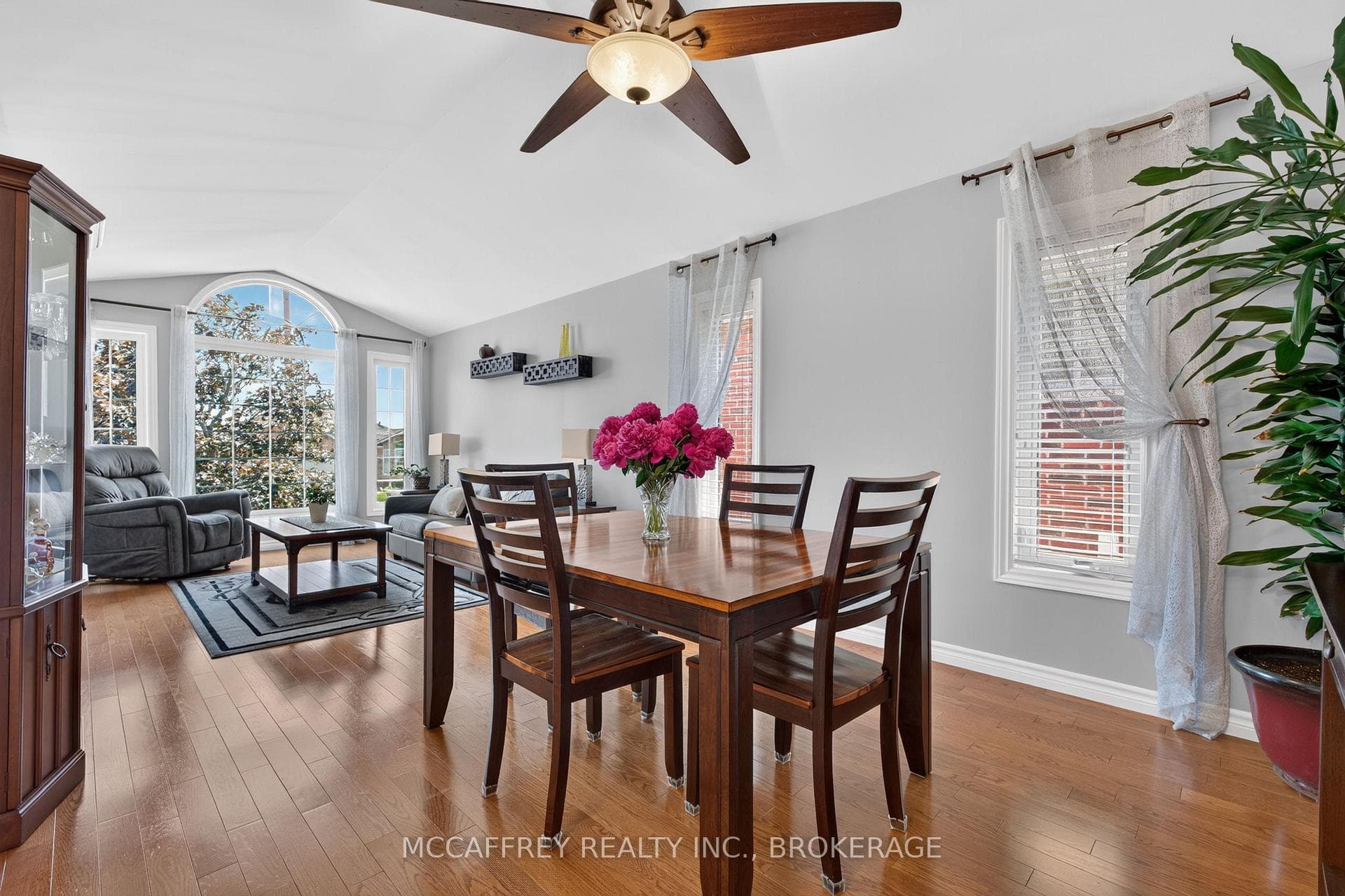 9 Hartwood Crescent photo 6