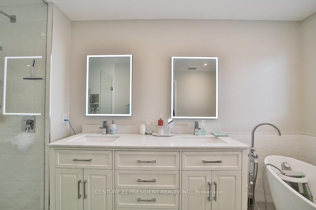 5346 Haldimand Crescent photo 25