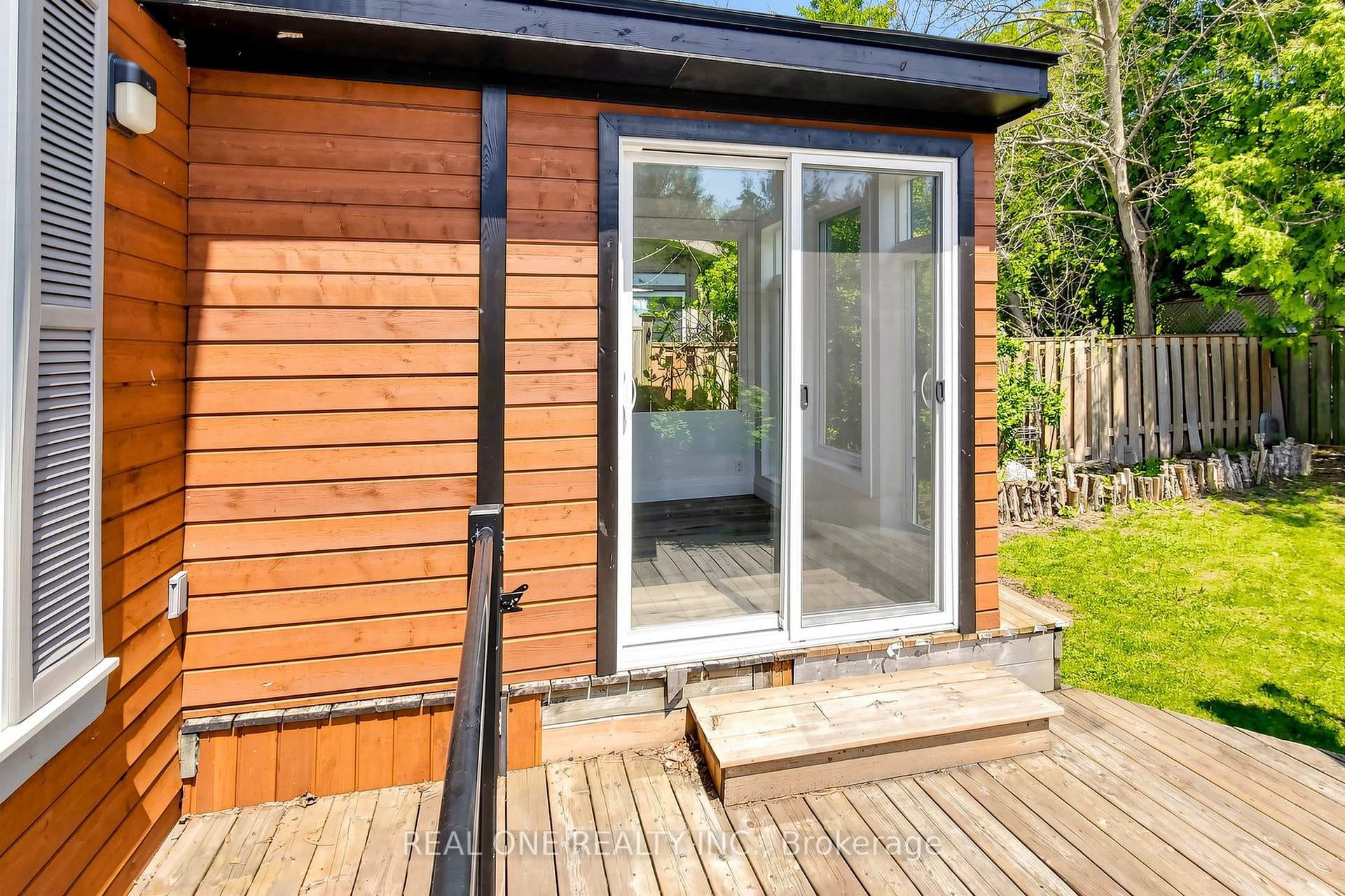 61 Marlow Crescent photo 46