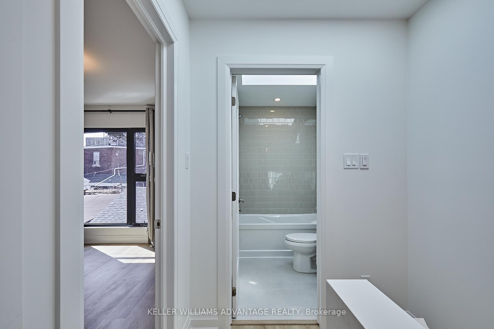 200 Heward Avenue Unit Laneway photo 11