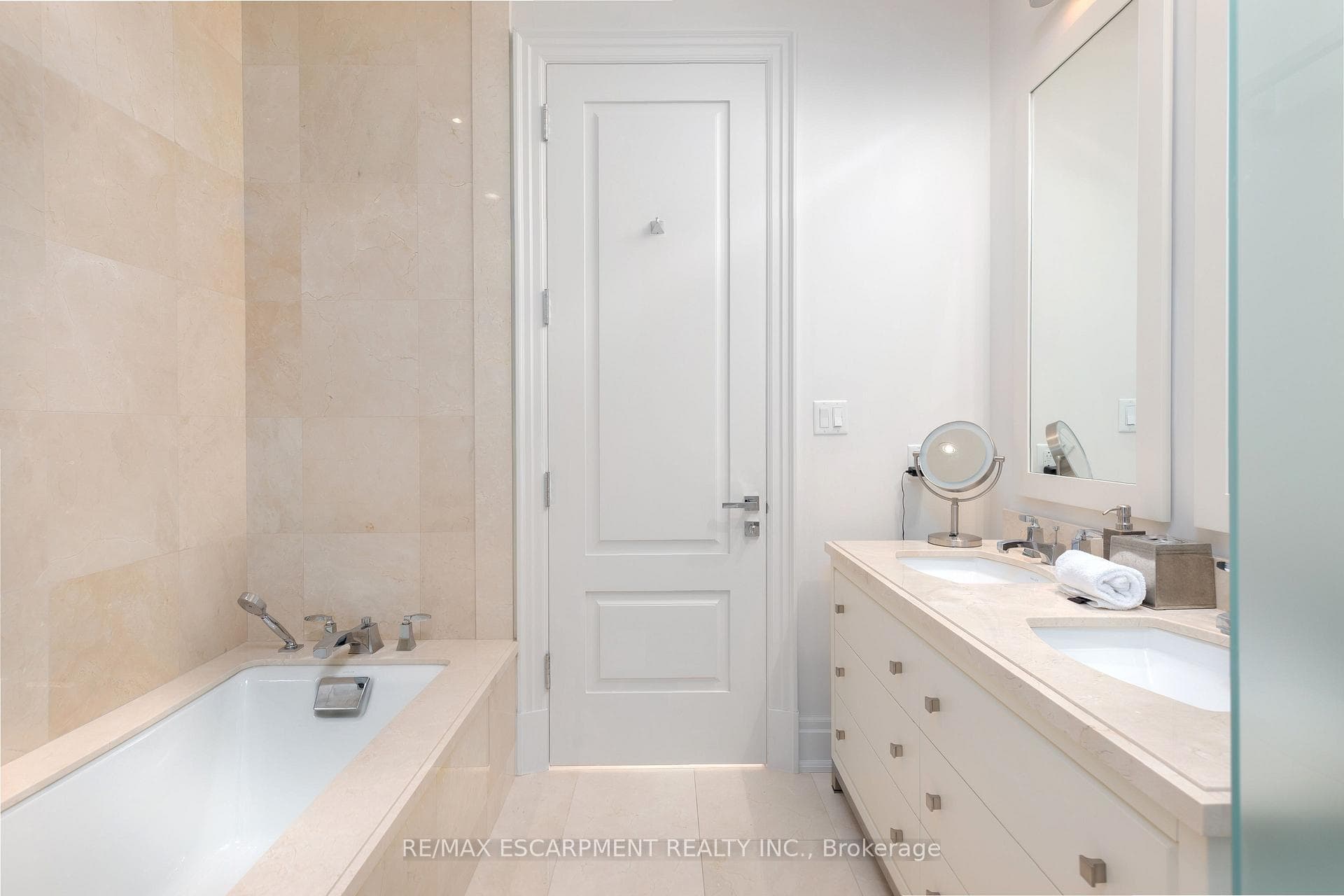 55 Scollard Street Unit 2105 photo 15