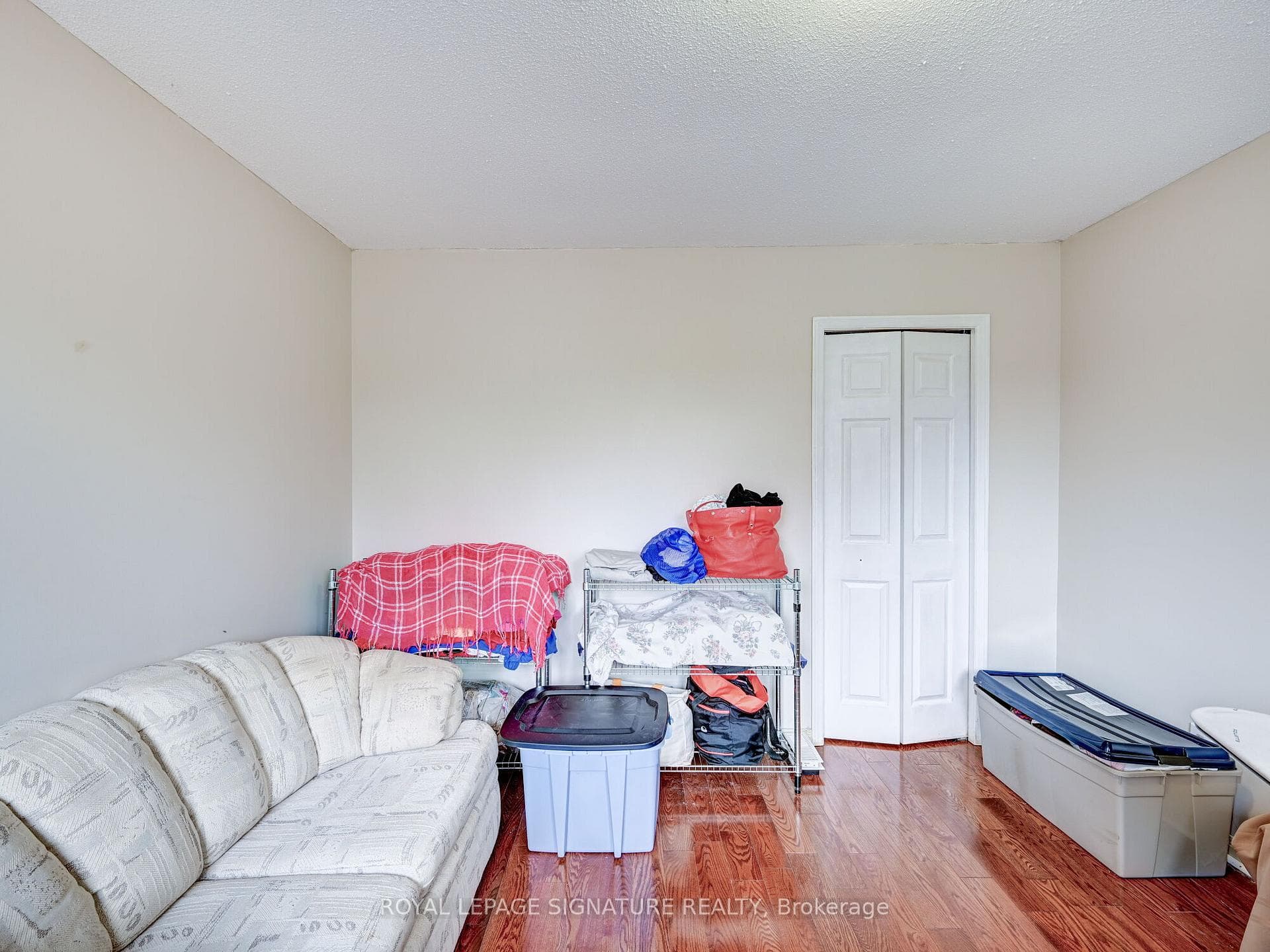 1101 Shagbark Crescent photo 24