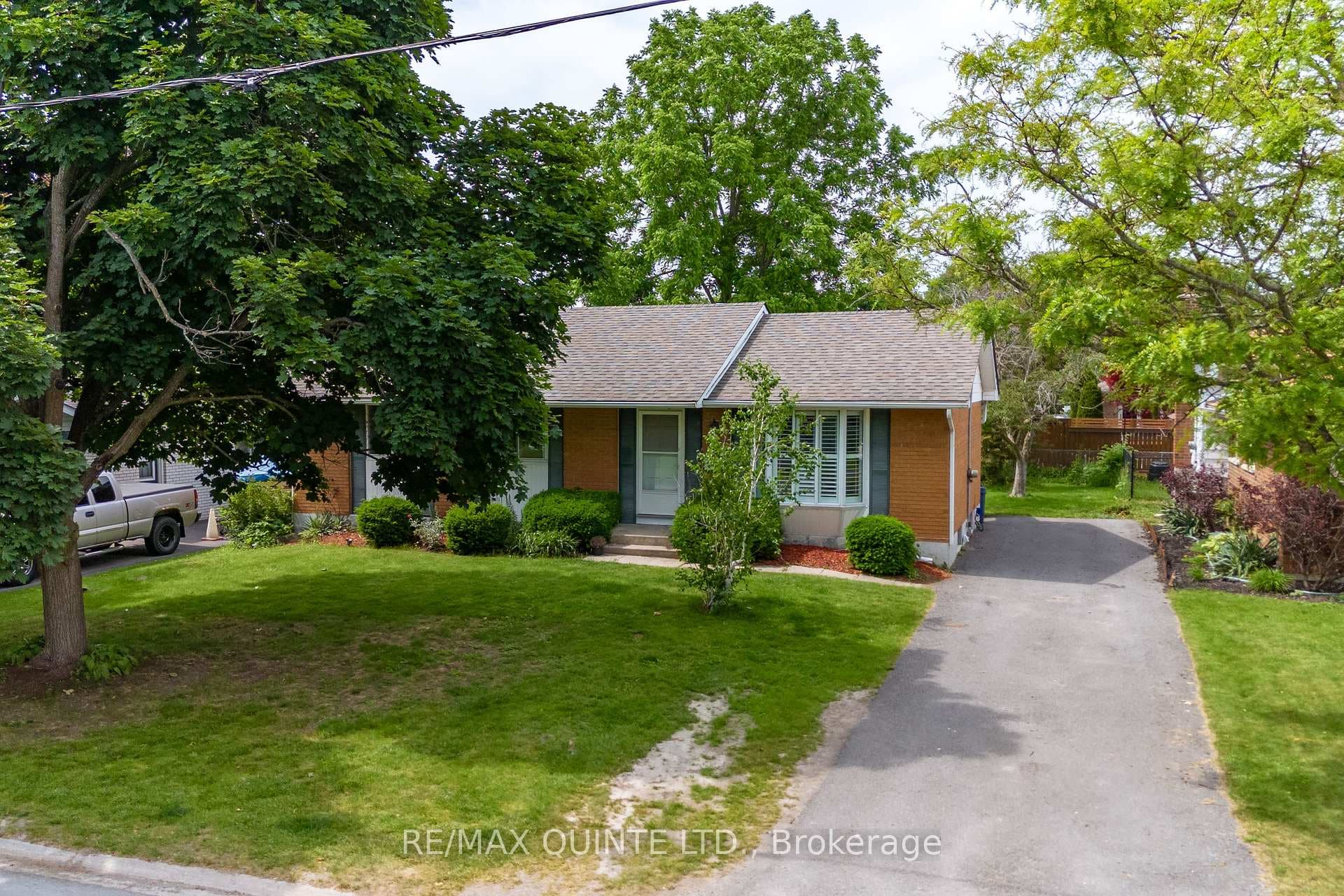 27 Thorncliffe Drive photo 6