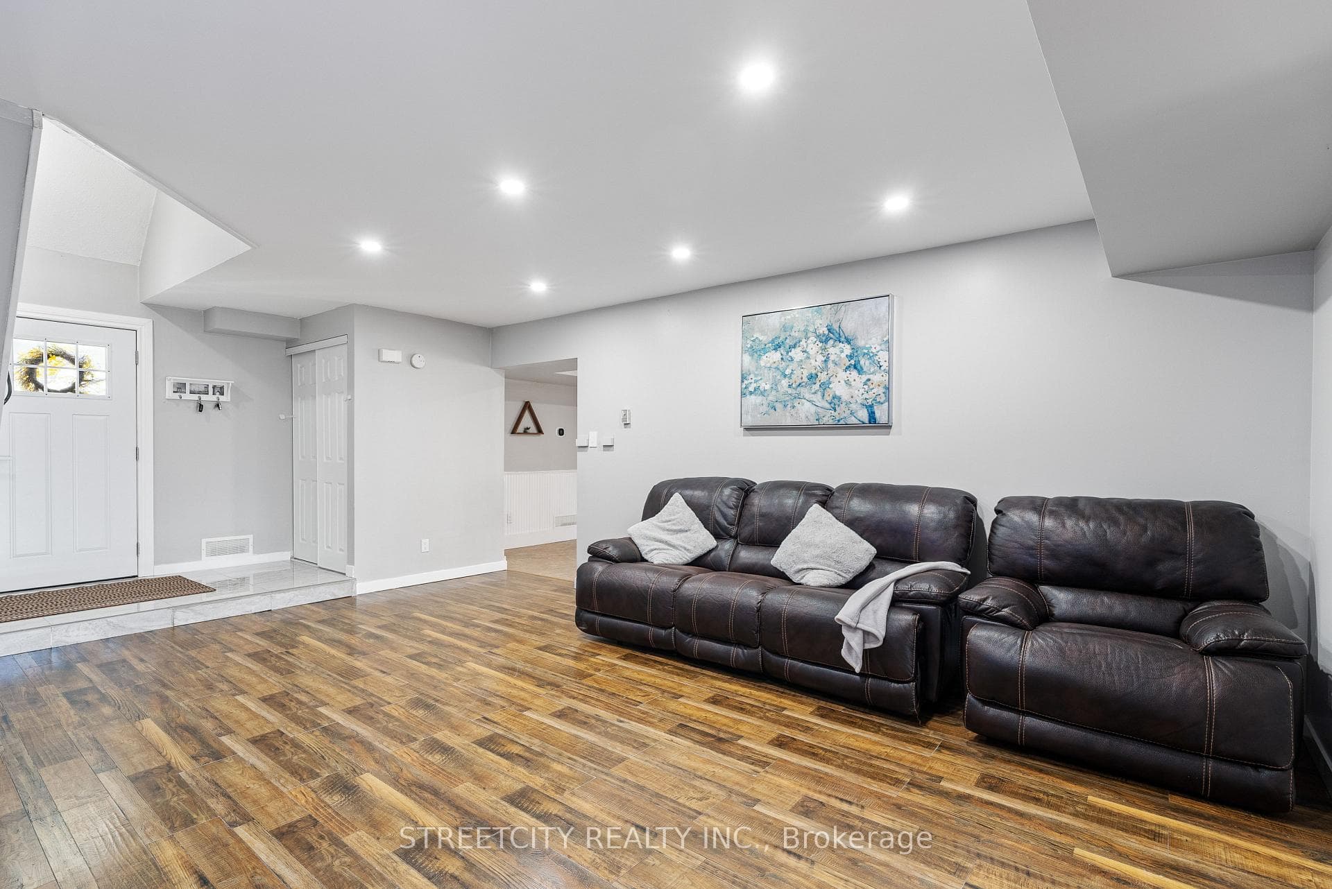 47 Crabtree Avenue photo 10