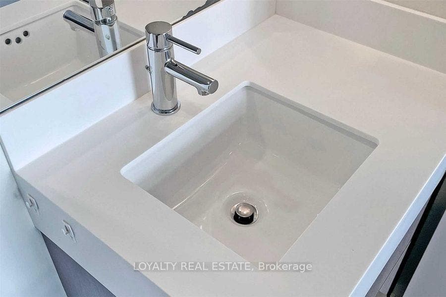 200 Sackville Street Unit 710 photo 13
