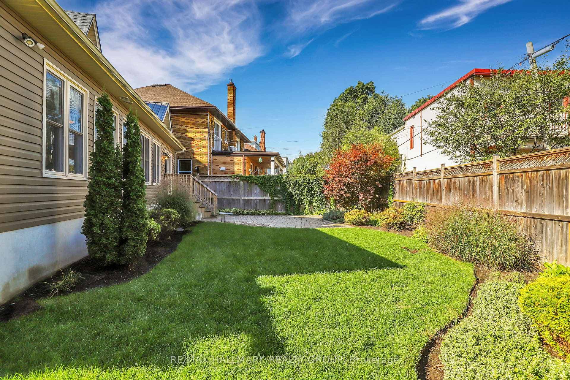 7 CLAREY Avenue photo 48