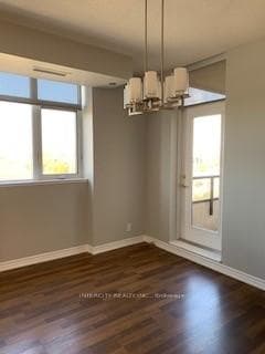 9225 Jane Street Unit 404 photo 6