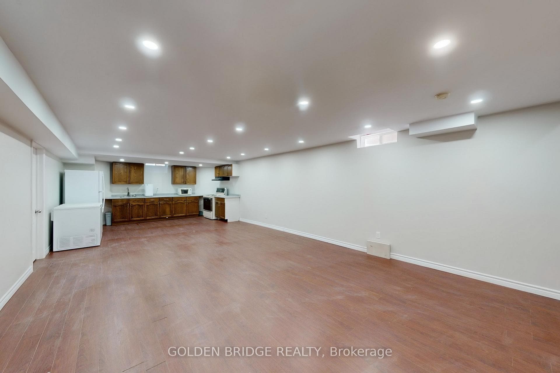 158 Worthington Avenue photo 36