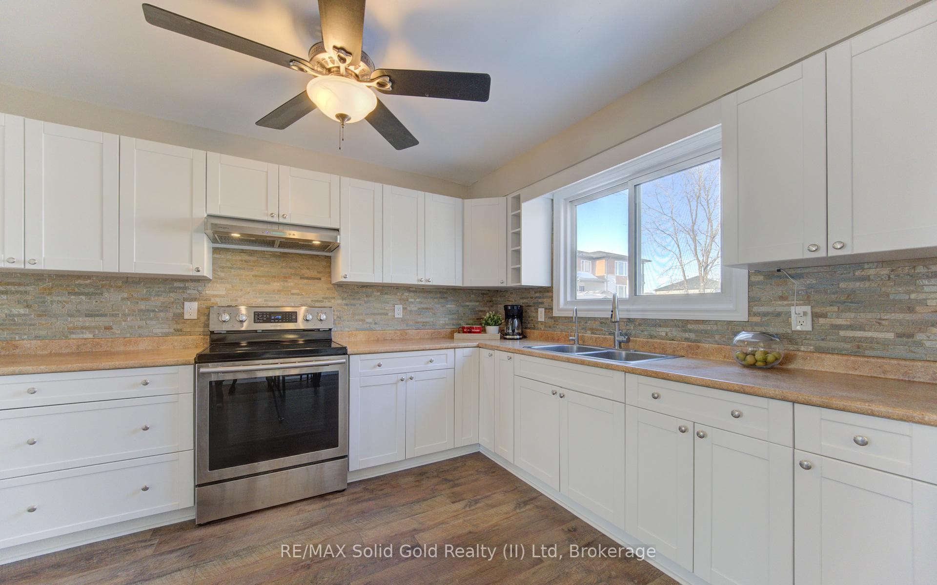 151 Hincks Street photo 16
