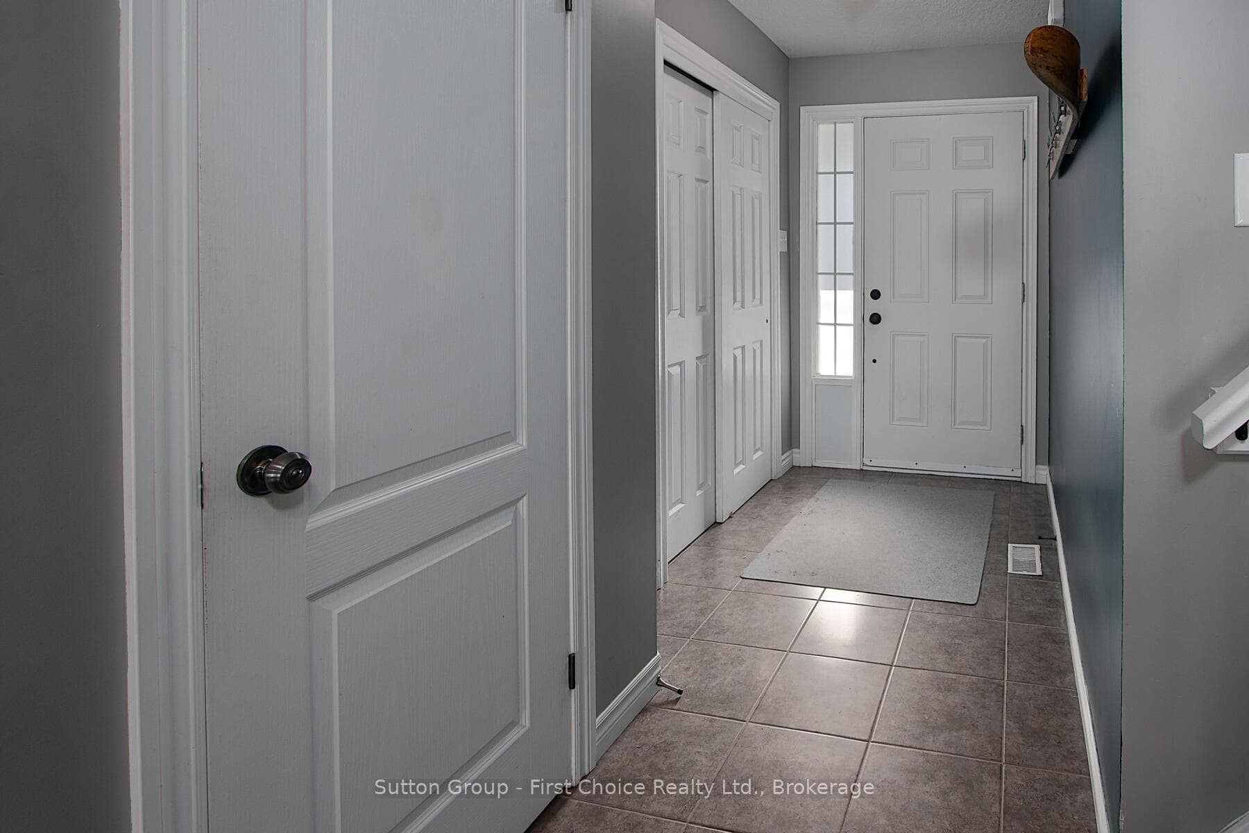 280 Railway Avenue photo 4