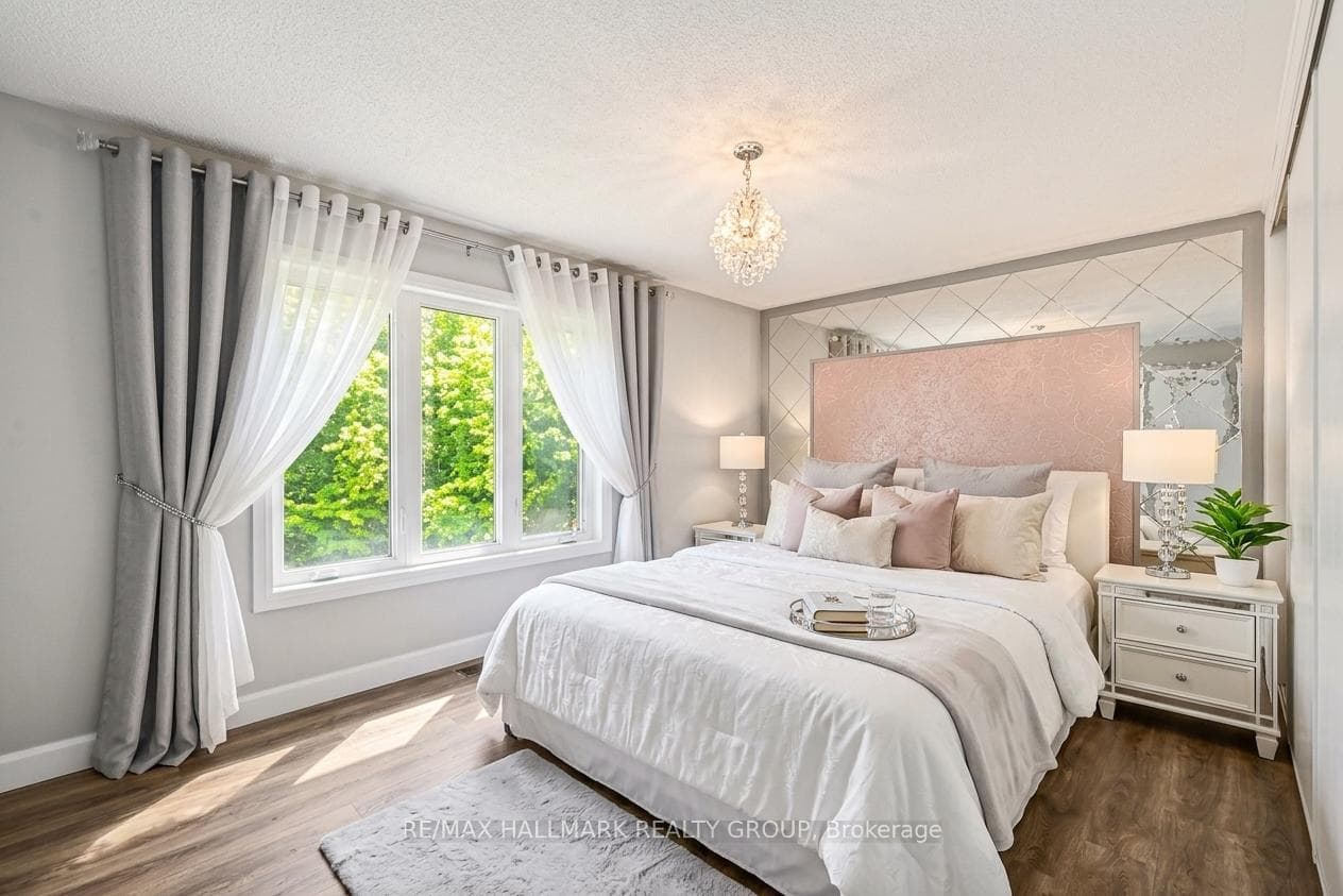 13 Bathurst Street photo 19