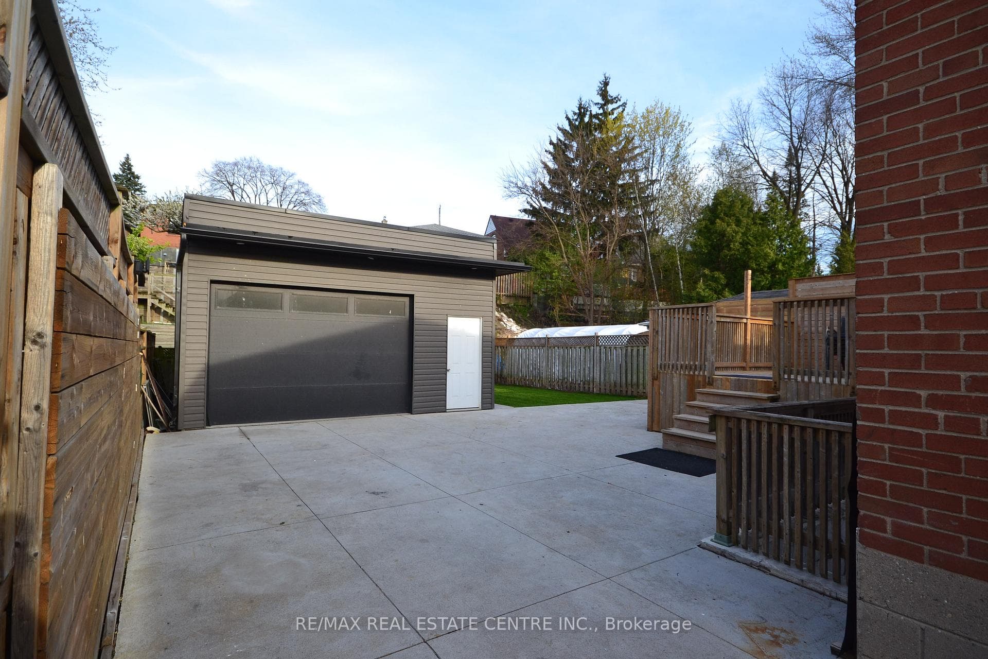 75 Cynthia Road photo 5