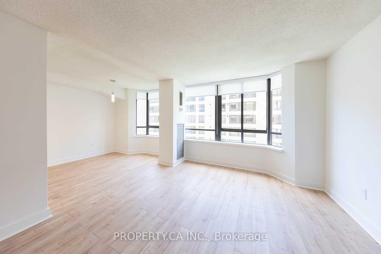 280 Simcoe Street Unit 705A photo 9