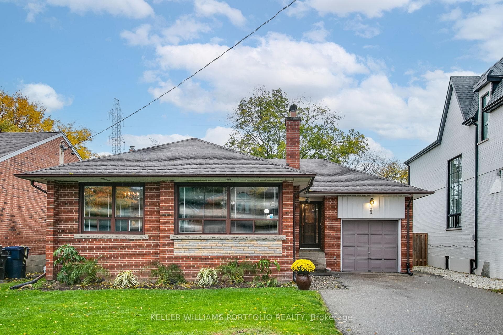 106 Botfield Avenue photo 1
