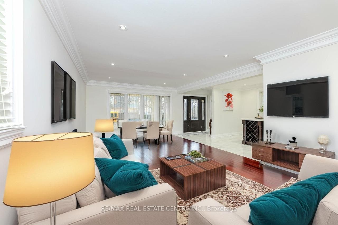 44 Burwick Avenue photo 8
