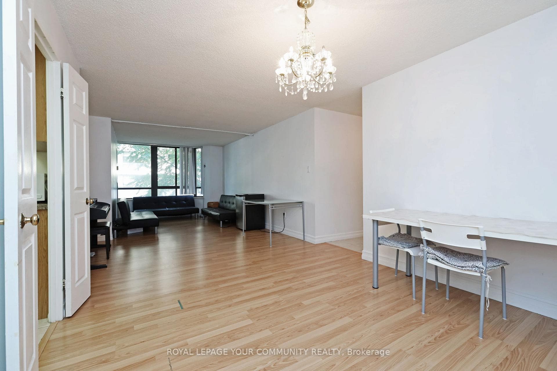 280 Simcoe Street Unit 205 photo 9