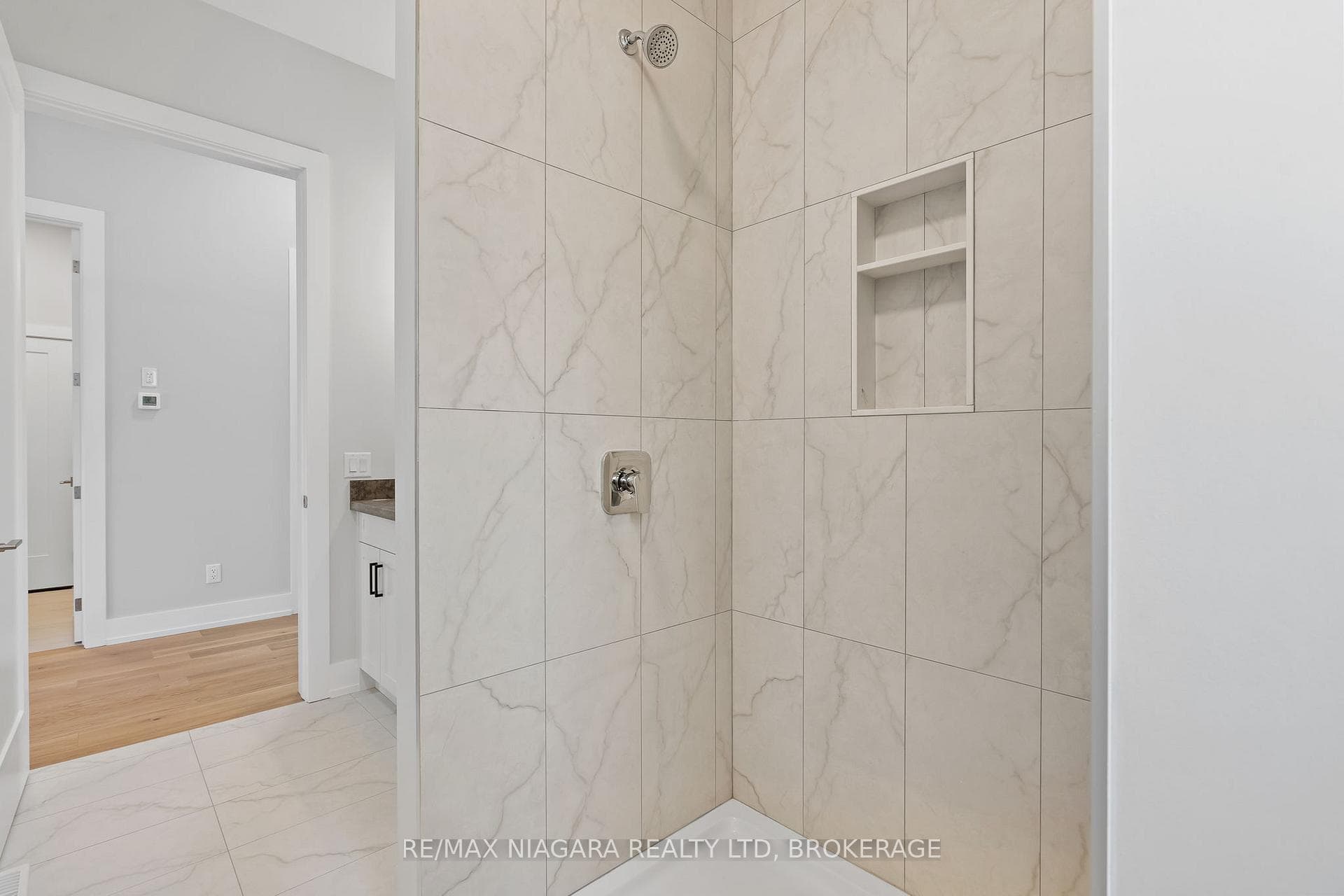 41 Ivy Crescent Unit 1 photo 12