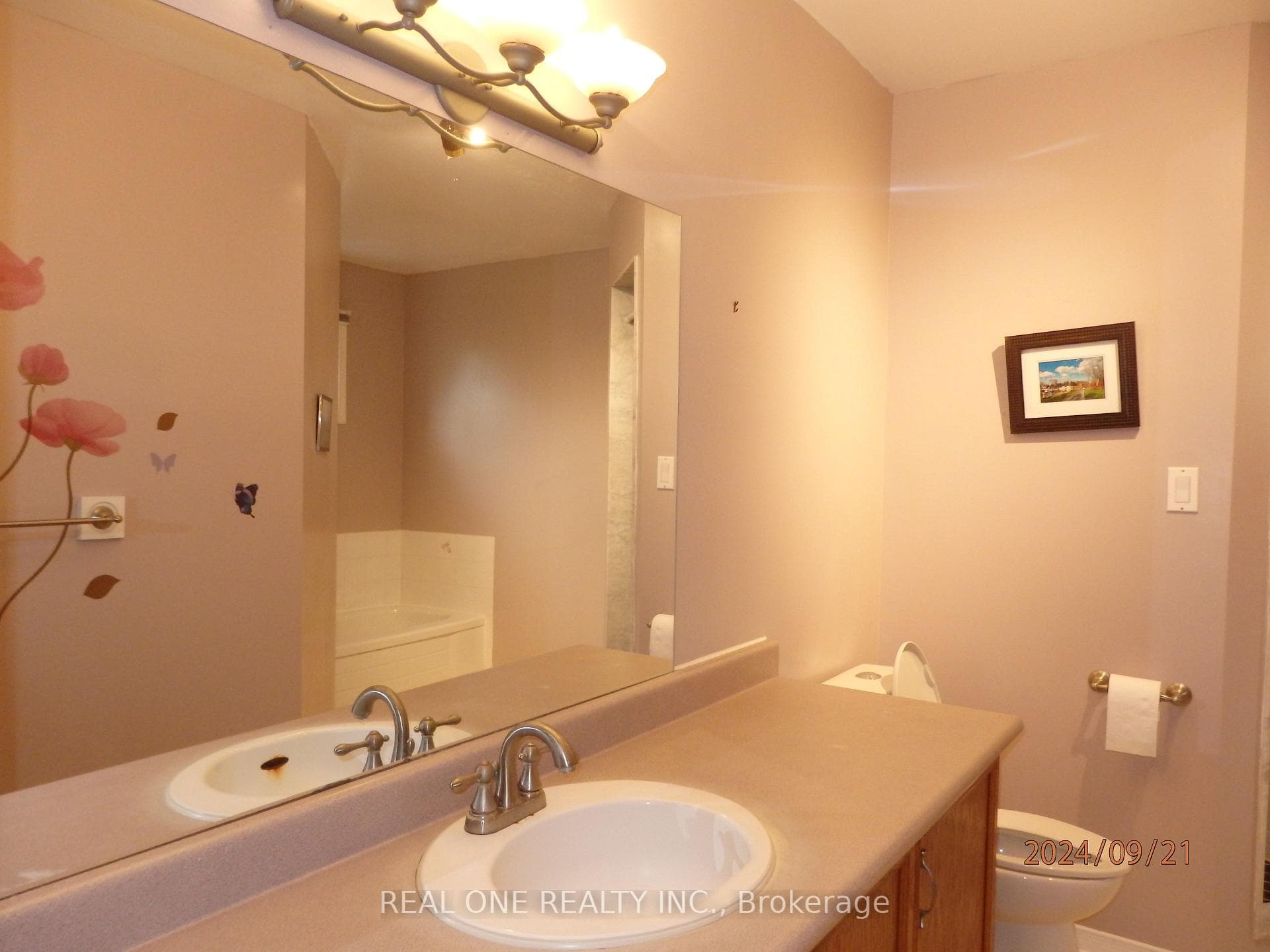 23. Primary bedroom ensuite bathroom