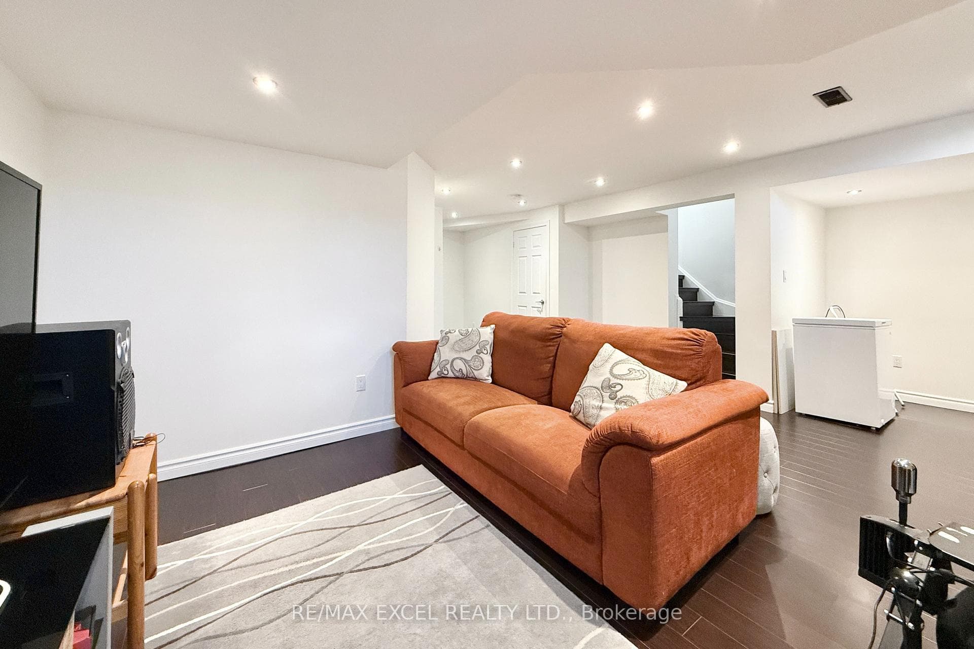 55 Vettese Court photo 32