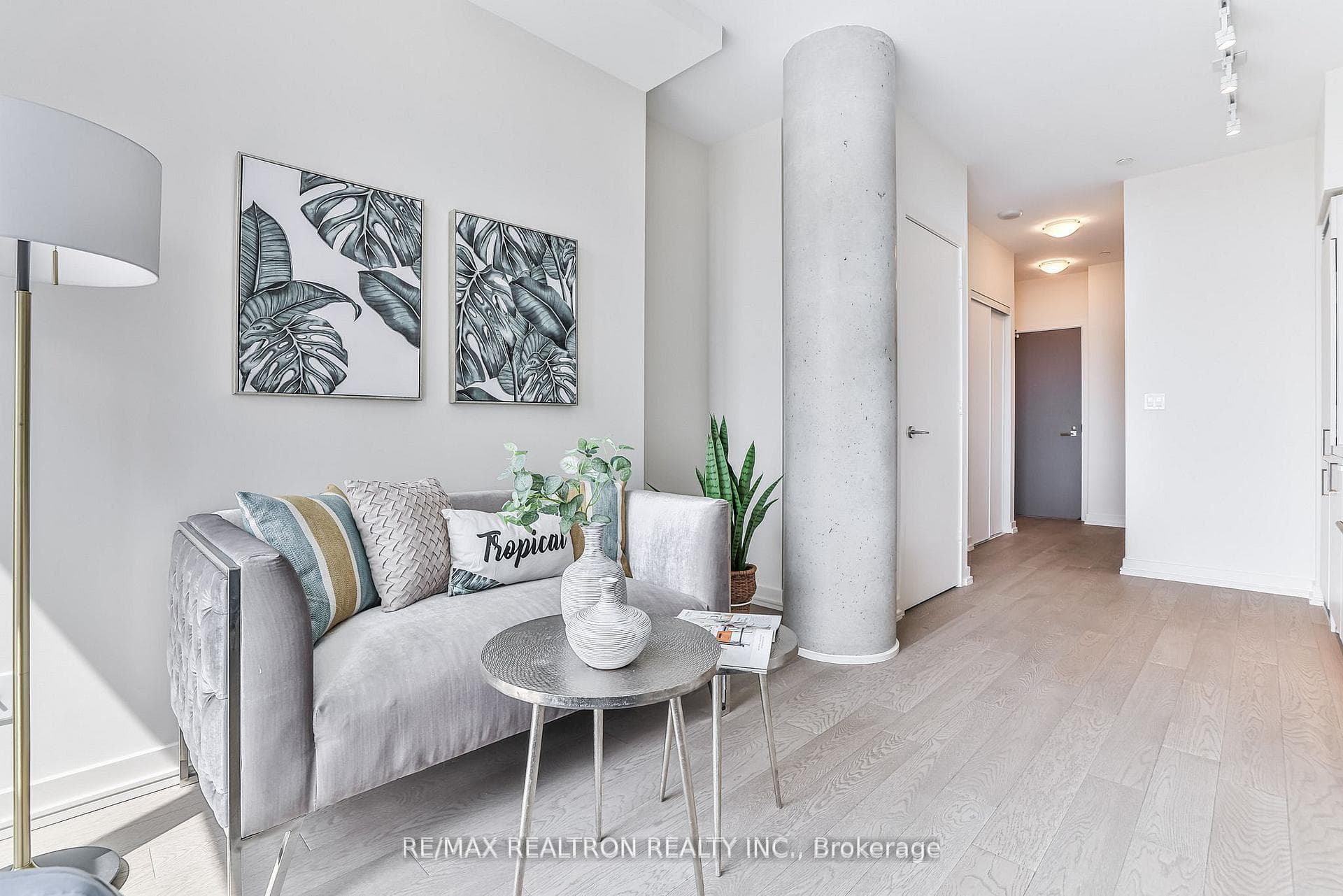 501 St Clair Avenue Unit 618 photo 8