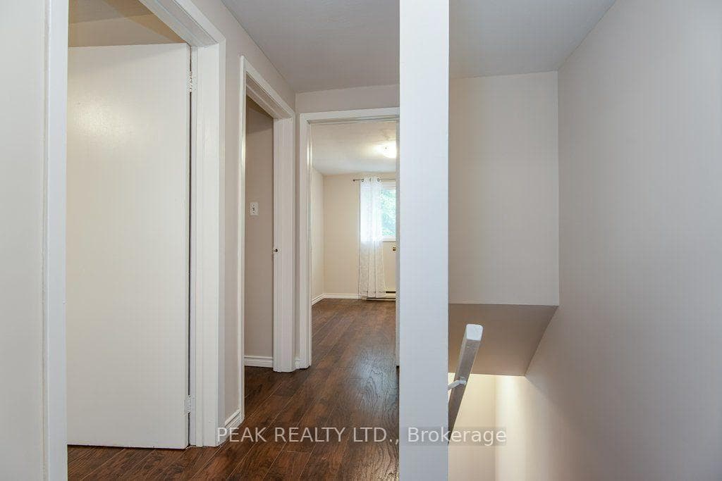 185 Cedarvale Crescent Unit A photo 25