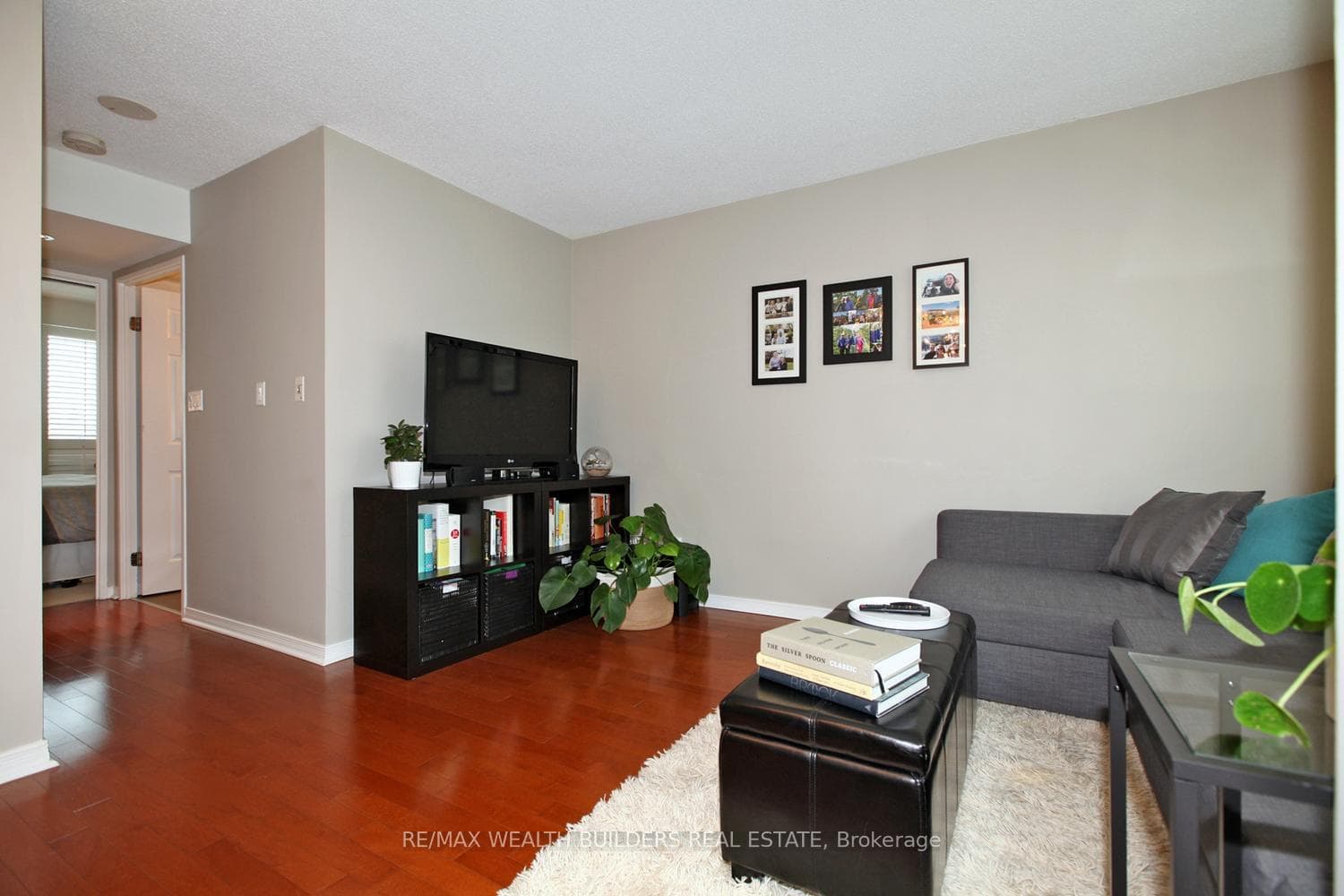 230 King Street Unit 1504 photo 6