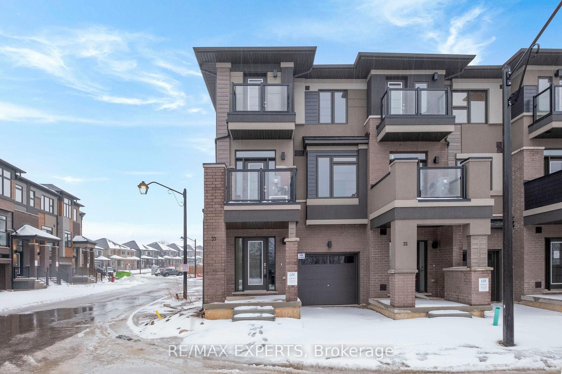 660 Colborne Street Unit 33 photo 2