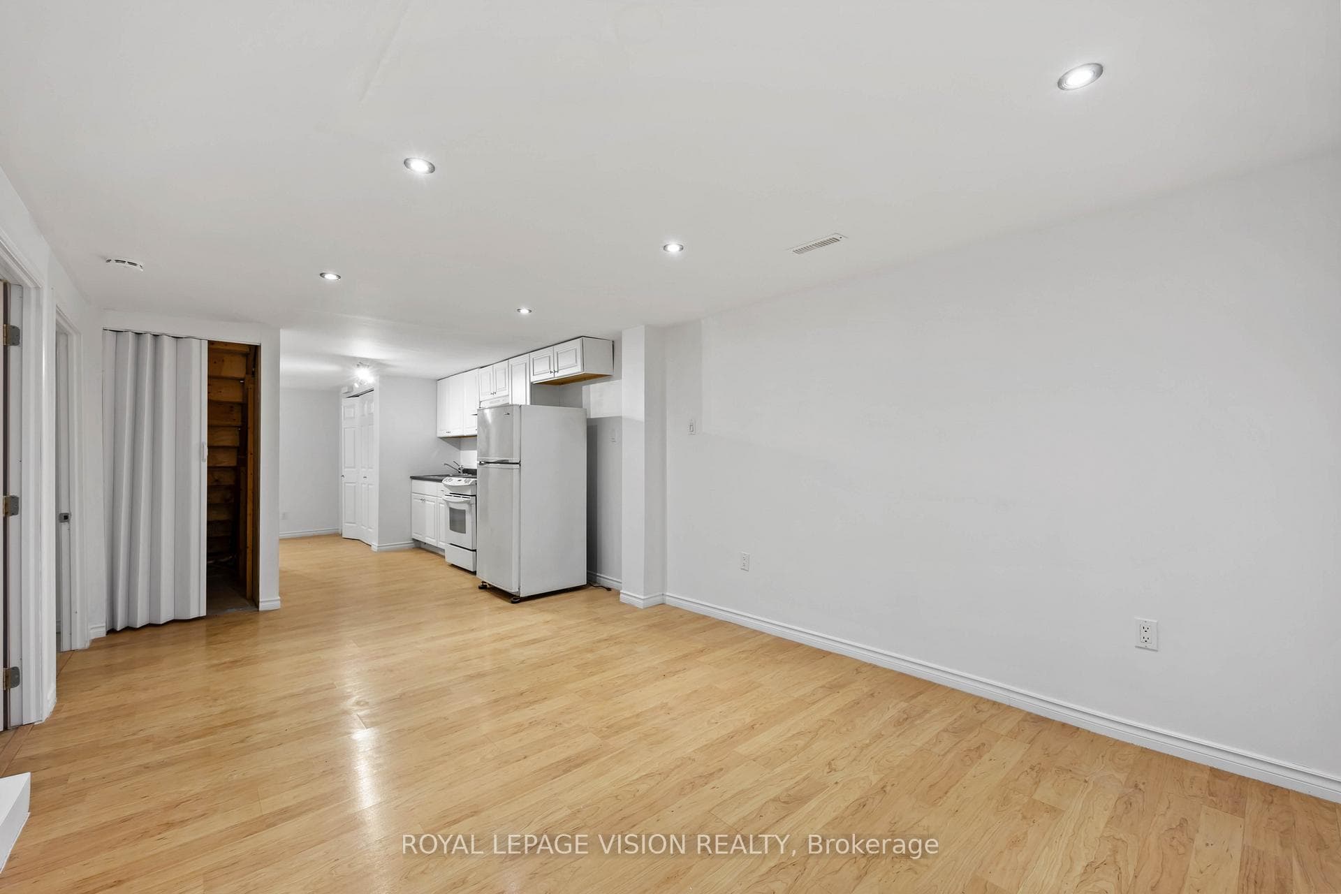 37 Winstanly Crescent photo 6