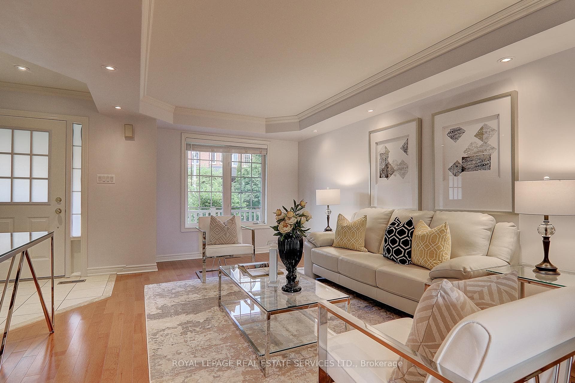 206 Roxton Road photo 8
