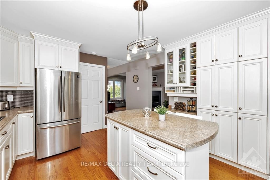 1844 D'AMOUR Crescent photo 10