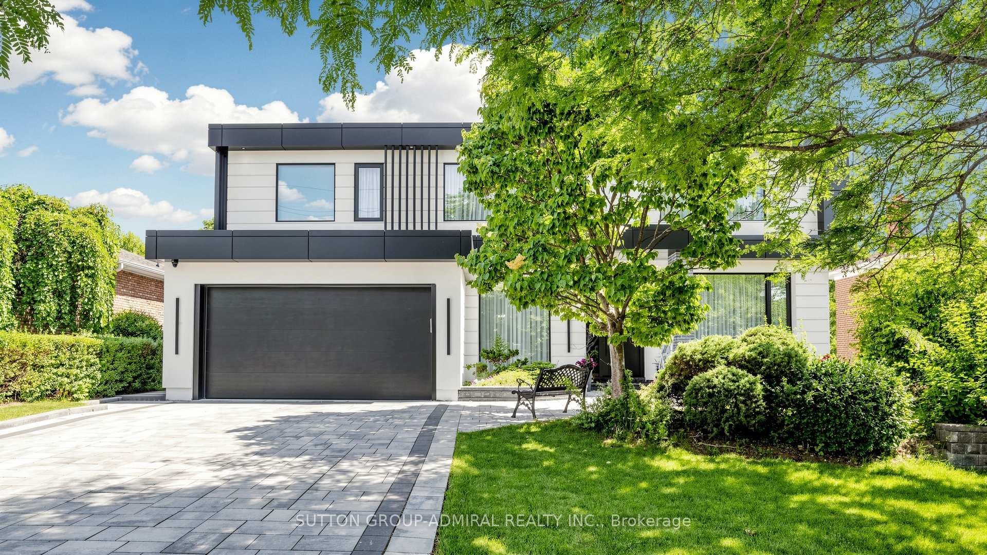 33 Thorny Brae Drive photo 3