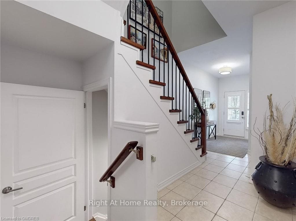 2086 GHENT Avenue Unit 5 photo 6