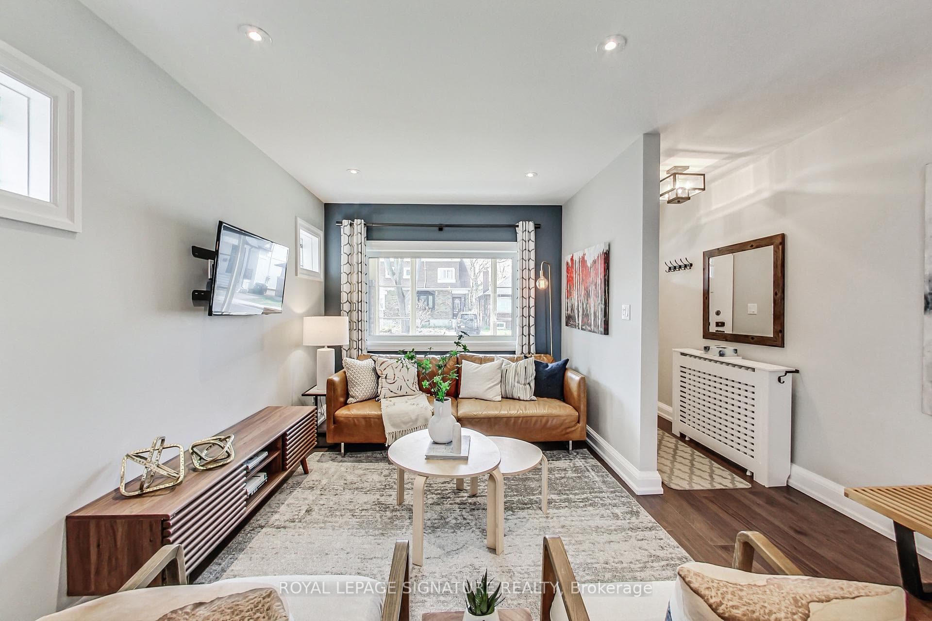 323 Victoria Park Avenue photo 2