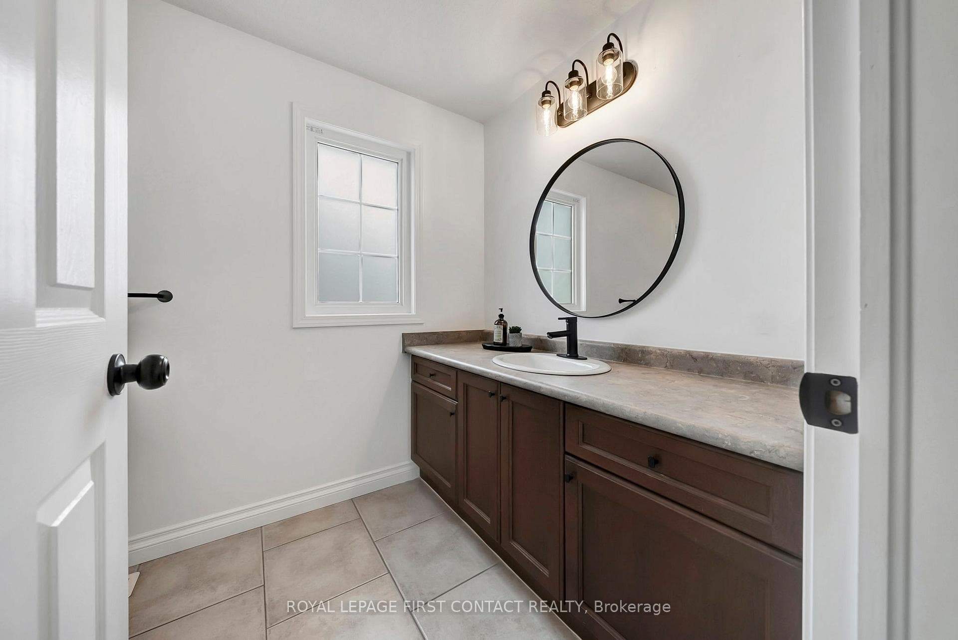 260 Parkvale Drive photo 15