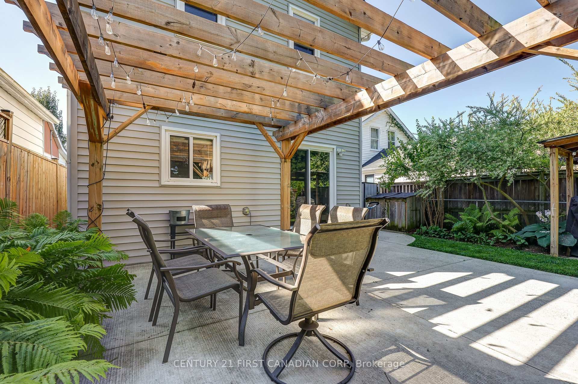 566 PALL MALL Street photo 12