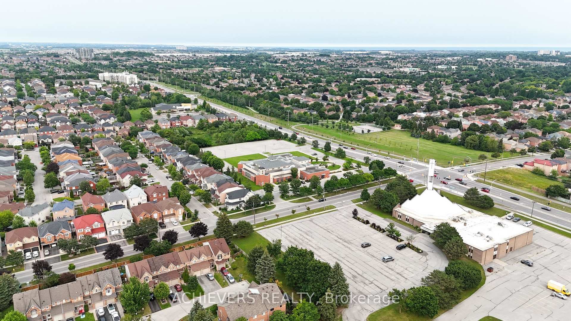 19 Mccullock Crescent photo 47