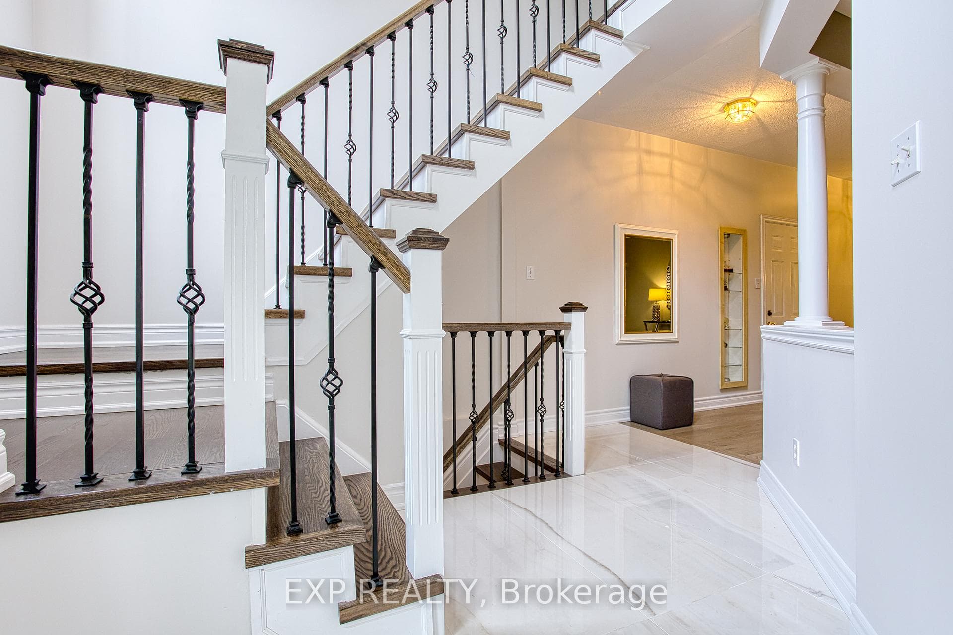 96 Glenmeadow Crescent photo 4